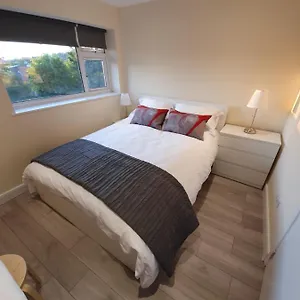 Luxurious Luton Town Center Flat With Free Parking Apartment
